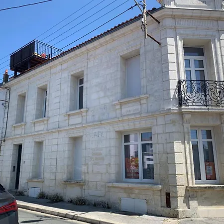 Tres Bel Avec Grande Terrasse 300m De La Apartment Royan